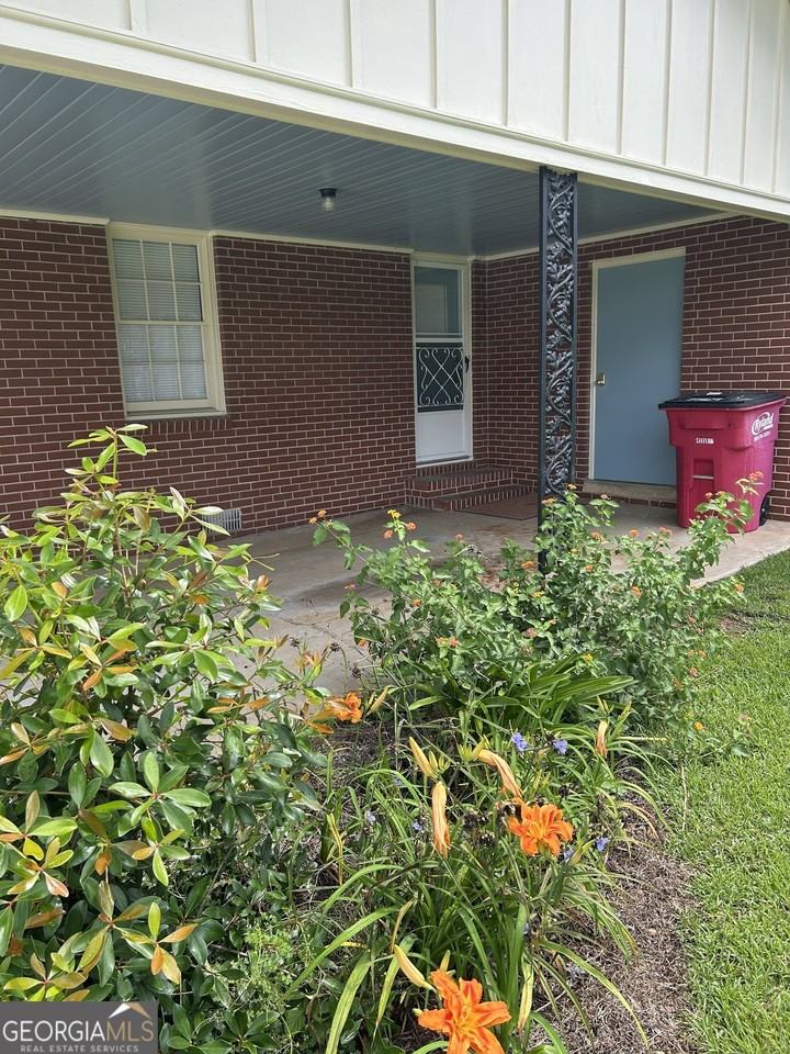 809 Penn Pl - Photo 2 of 11