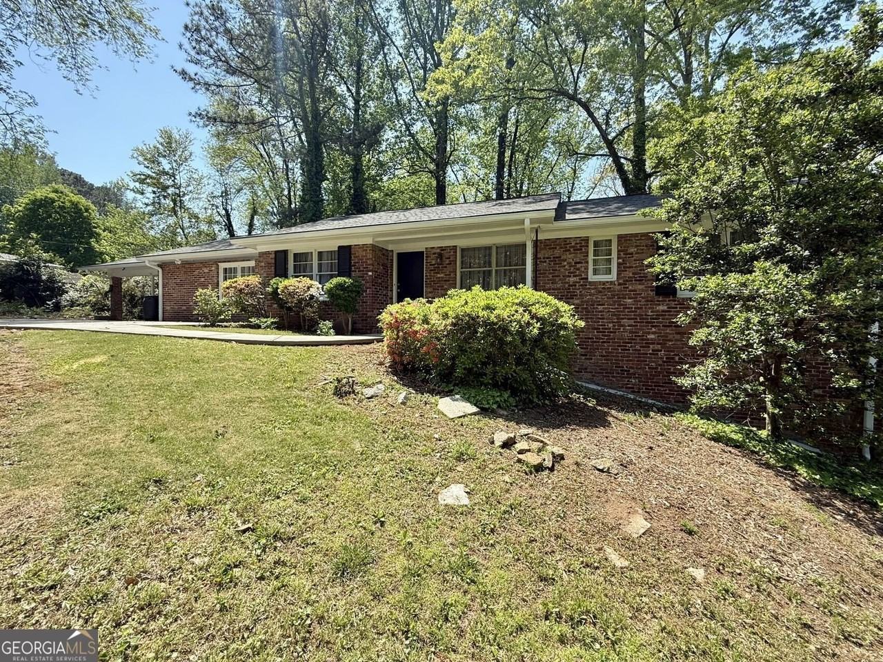 1826 Winchester Trl - Photo 4 of 27