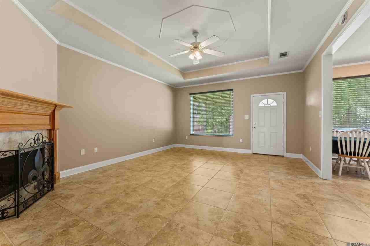 18606 Perkins Oak Rd - Photo 3 of 19