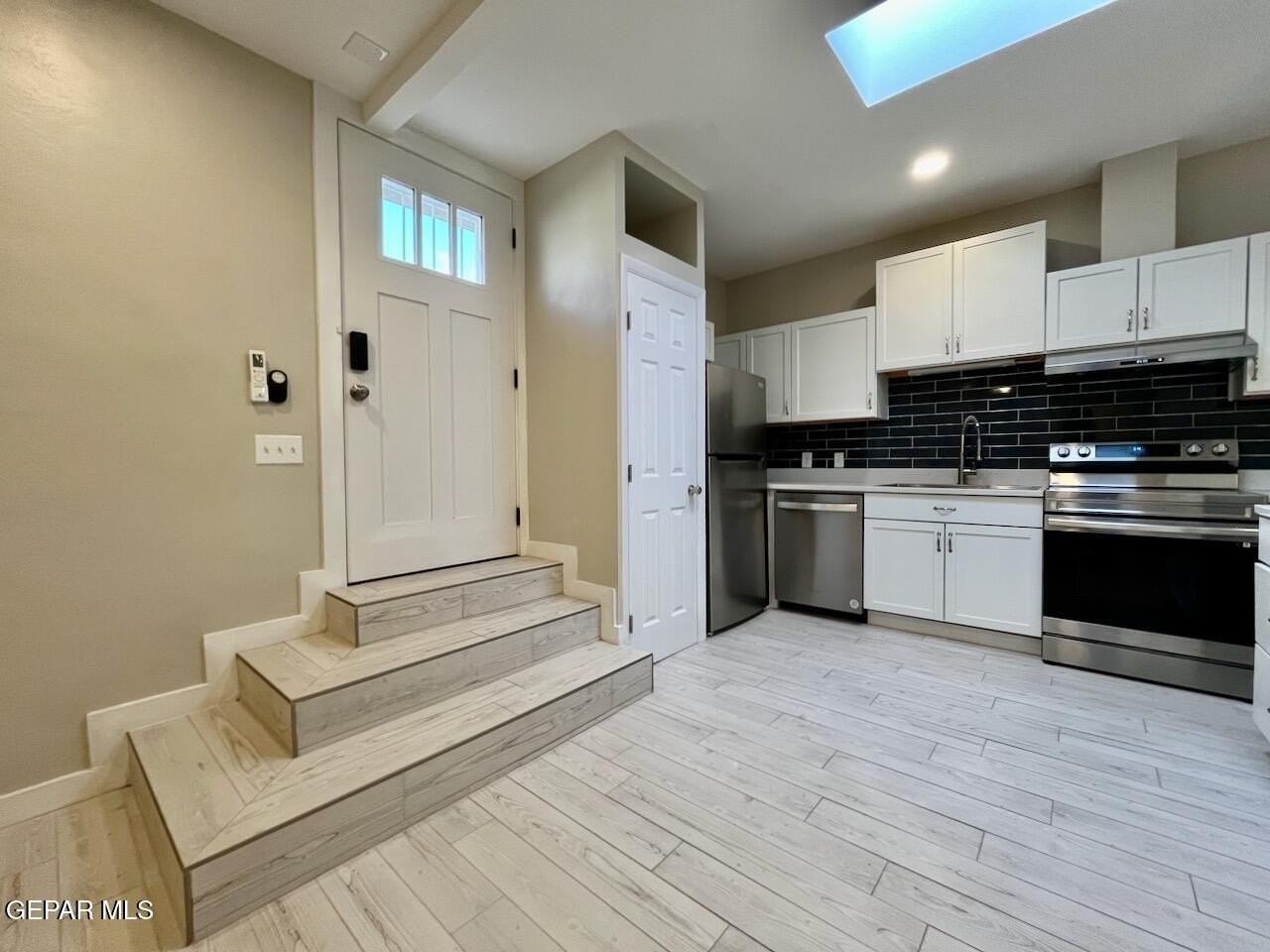 401 Blacker Ave #B - Photo 2 of 19