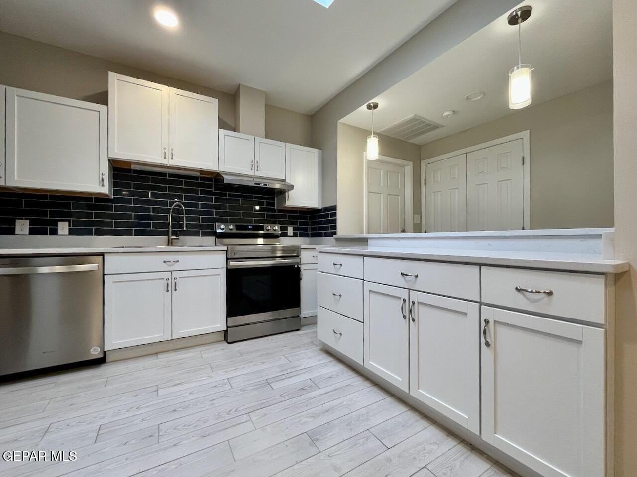 401 Blacker Ave #B - Photo 6 of 19