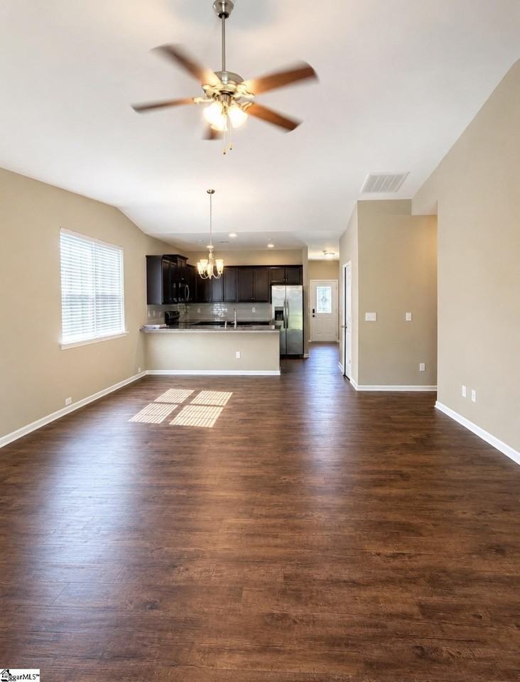 238 Addlestone Cir - Photo 4 of 18