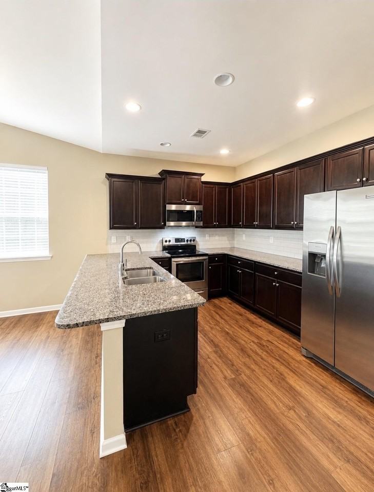 238 Addlestone Cir - Photo 5 of 18