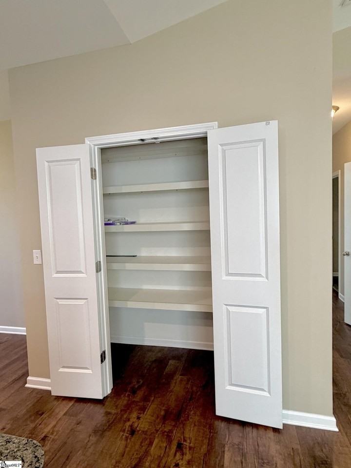 238 Addlestone Cir - Photo 7 of 18