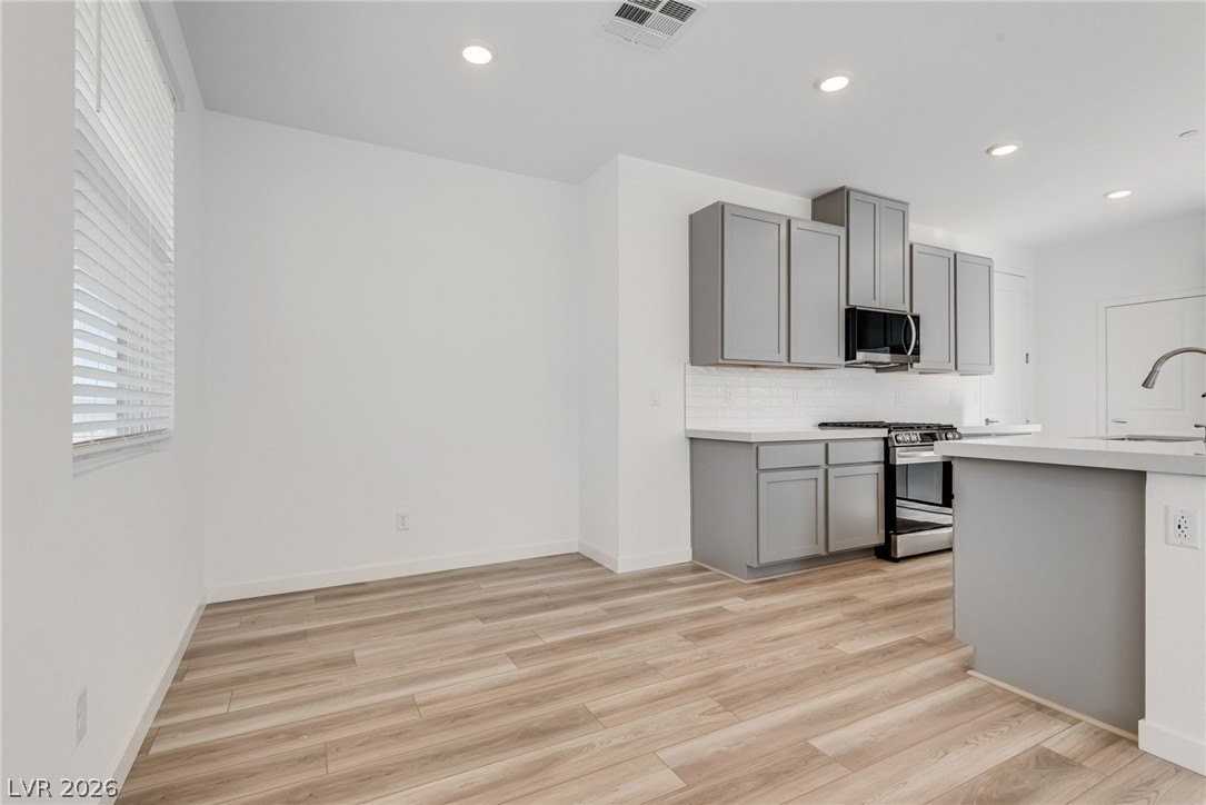 10733 Rhinehill Ave - Photo 5 of 20