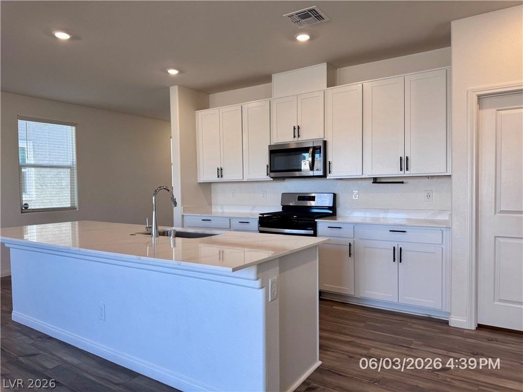 9552 Bursill St - Photo 7 of 42