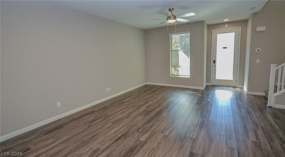 541 Tokopah Falls St - Photo 5 of 31