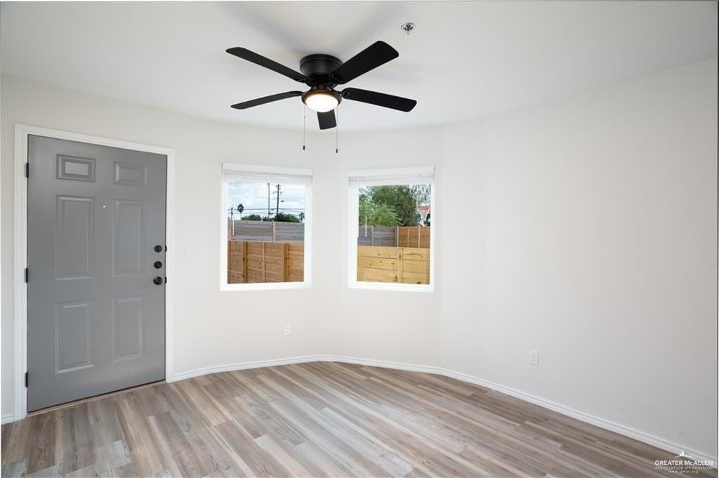 802 Redwood Ave #1 - Photo 5 of 16