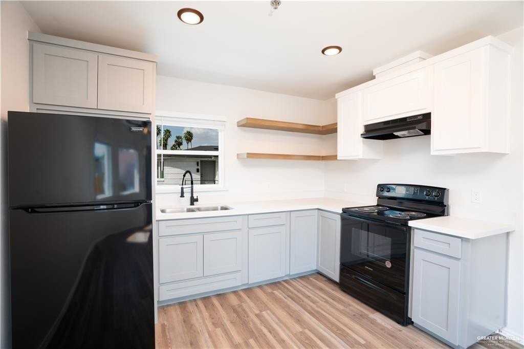 802 Redwood Ave #1 - Photo 6 of 16