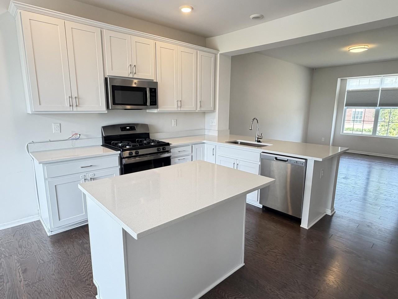 49623 Cherry Hill Rd - Photo 7 of 16