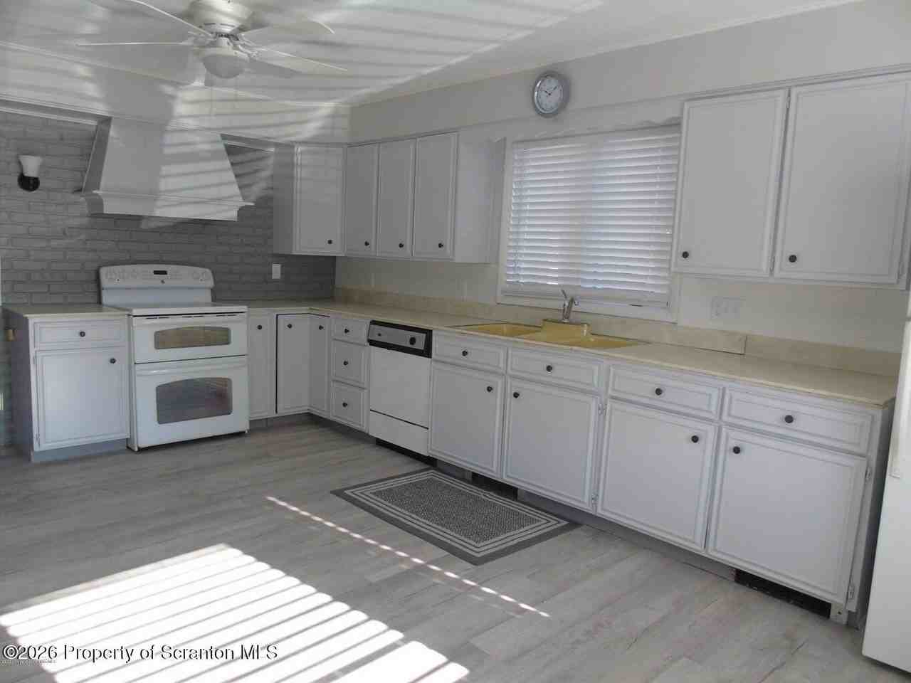 131 S Blakely St - Photo 7 of 21