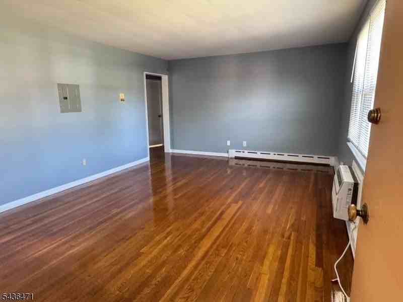 803 Mountain Ave Apt A - Photo 3 of 14