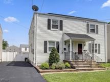 605 Crescent Dr - Photo 1 of 1