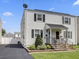 featured image of 605 Crescent Dr