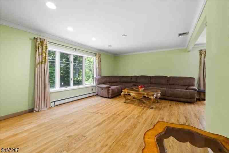 286 Gilbert Ave - Photo 2 of 18
