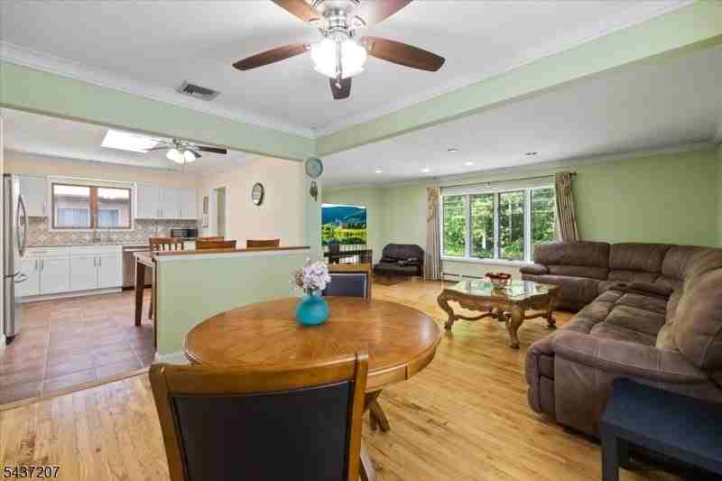 286 Gilbert Ave - Photo 5 of 18