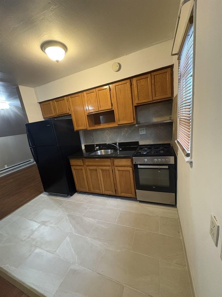 36 Pinecrest Rd #2 - Photo 2 of 5