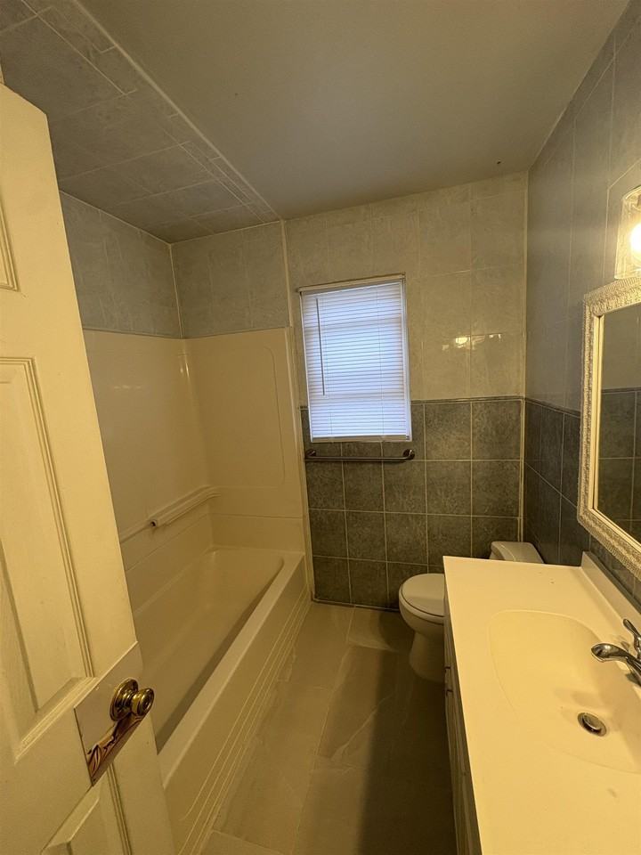 36 Pinecrest Rd #2 - Photo 3 of 5