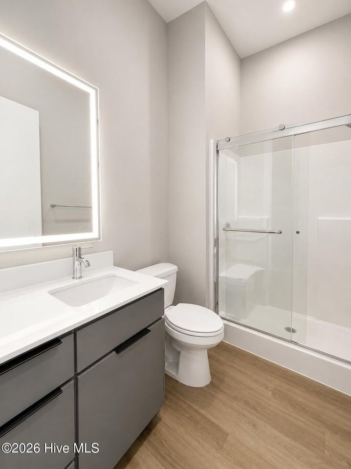 1102 Castle St #303 - Photo 4 of 6