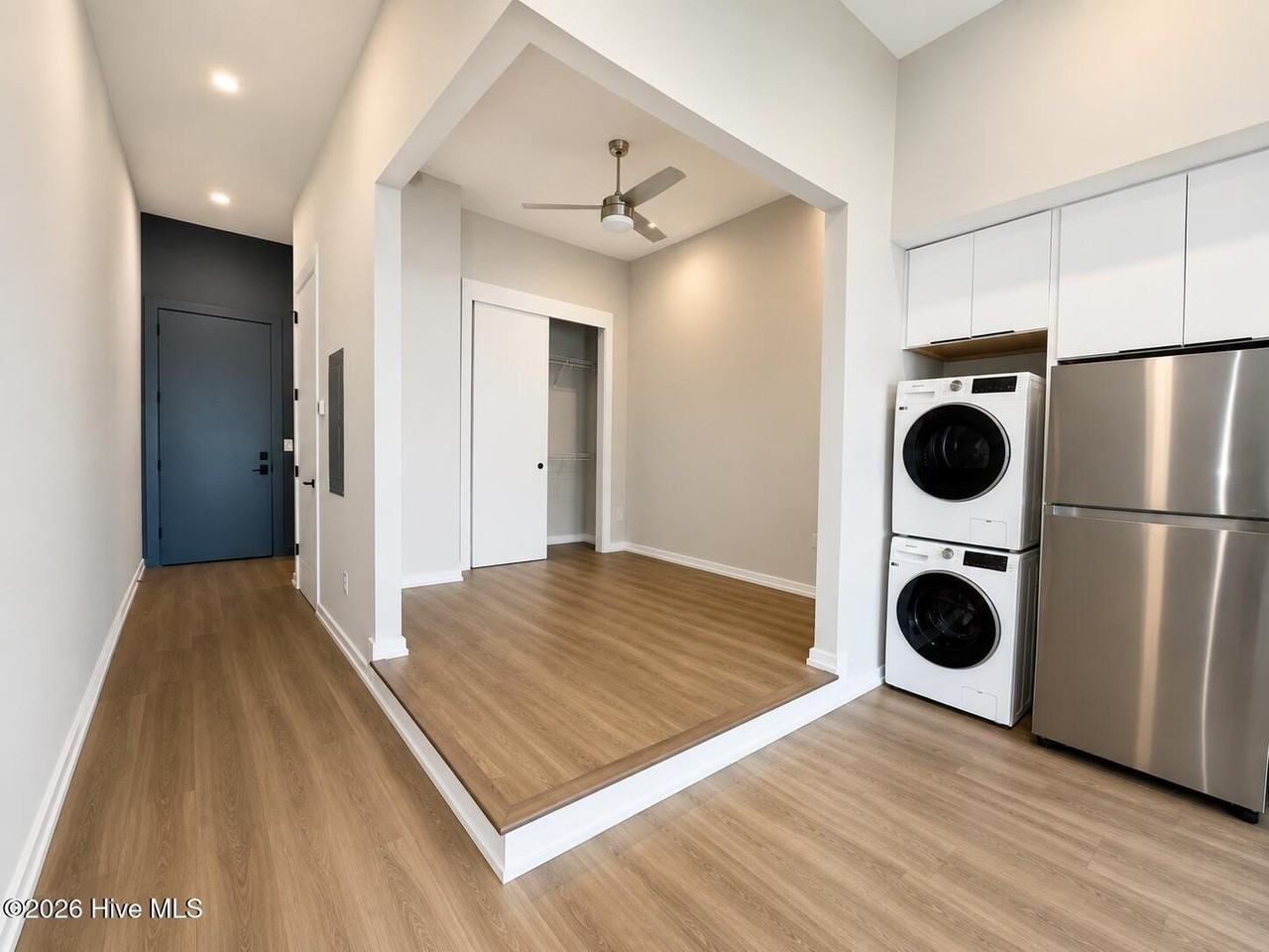 1102 Castle St #303 - Photo 5 of 6