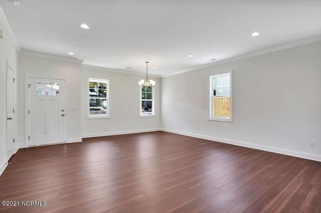 1007 Campbell St - Photo 7 of 31