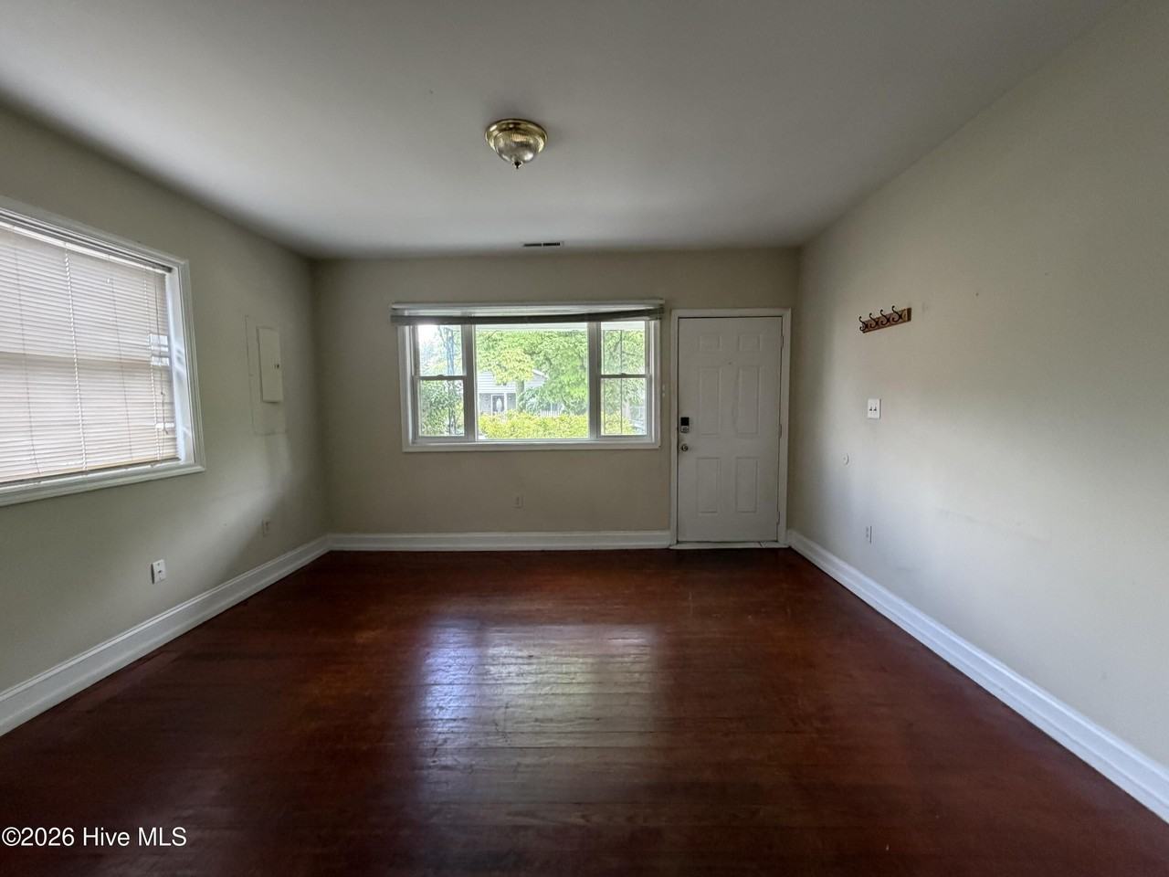 506 S 7th St - Photo 4 of 13