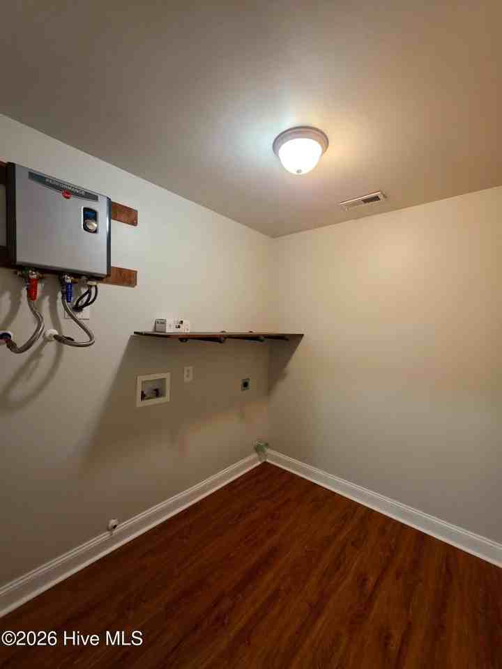 214 Michel Ct - Photo 7 of 14