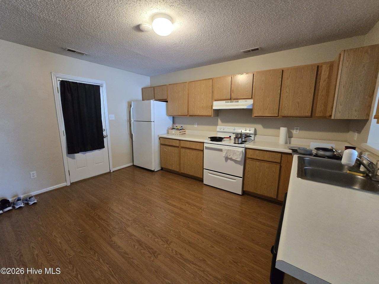 1097 W Pueblo Dr - Photo 5 of 10