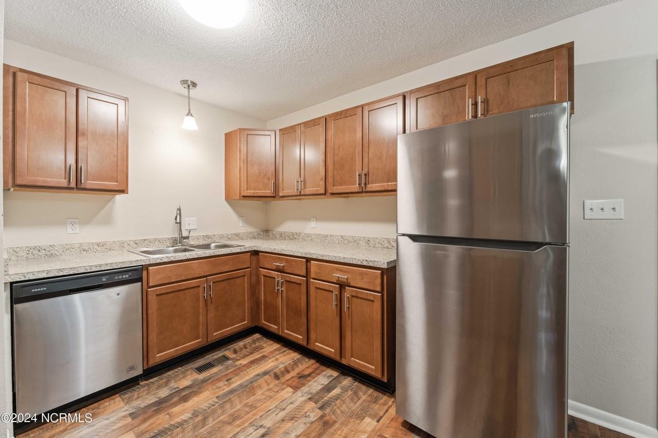 1205 Ormandy Ave - Photo 5 of 20