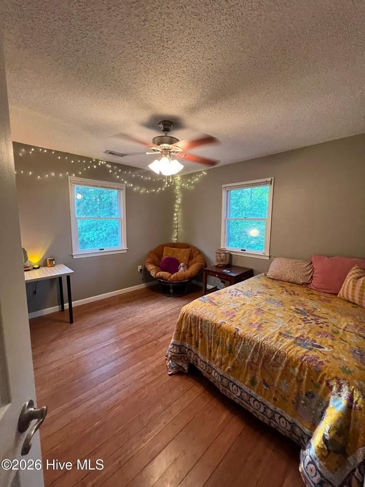 131 River Shore Dr - Photo 3 of 9