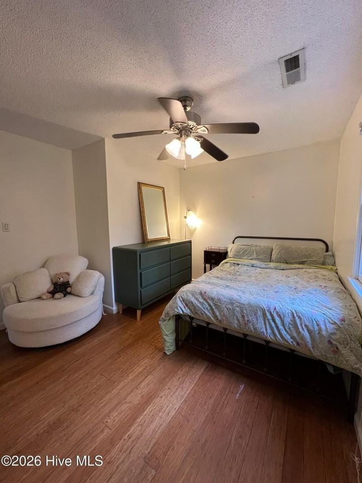 131 River Shore Dr - Photo 4 of 9