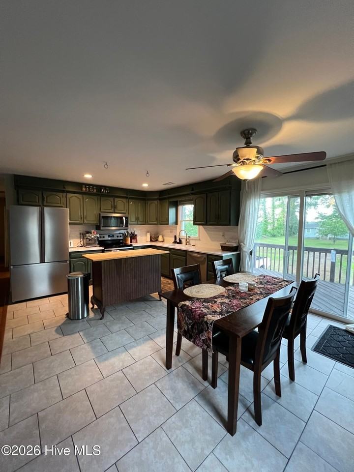 131 River Shore Dr - Photo 7 of 9