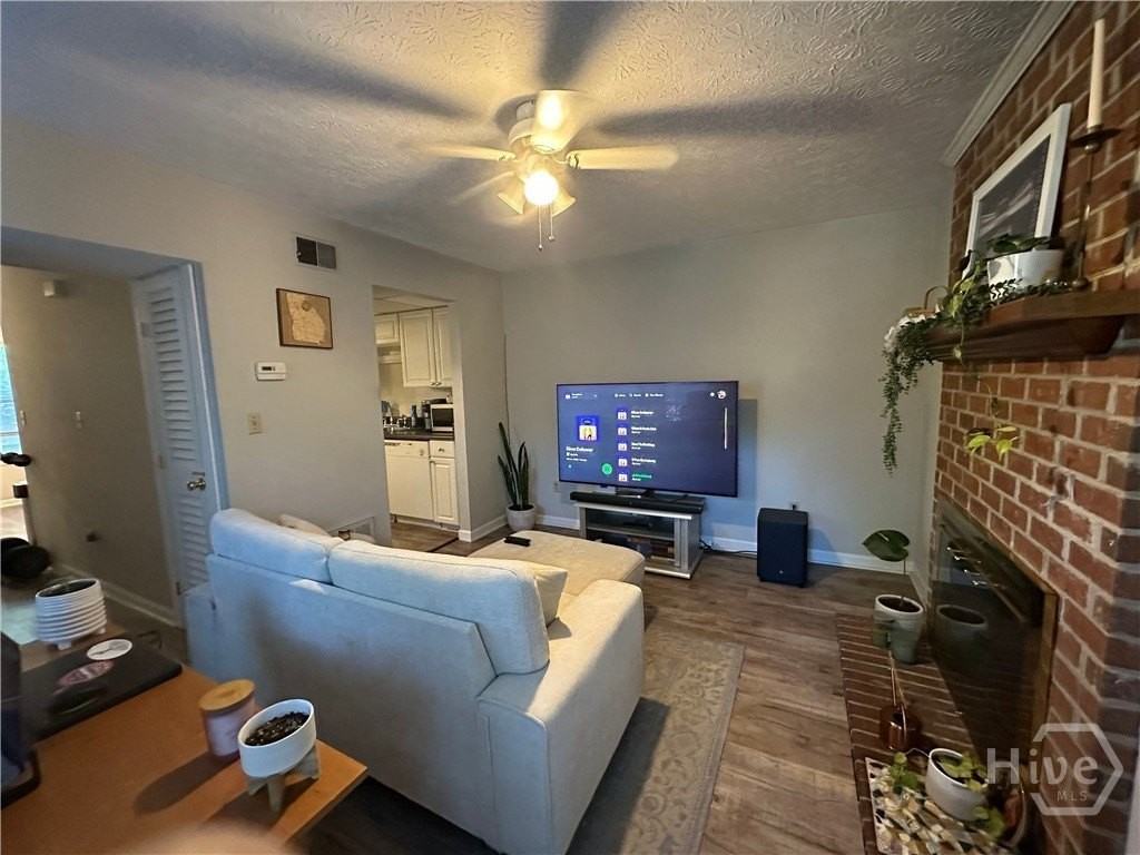 116 Jolly Ln - Photo 4 of 17