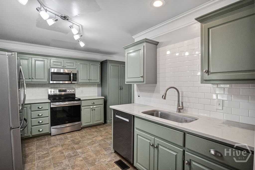 354 E Creek Bnd - Photo 6 of 50