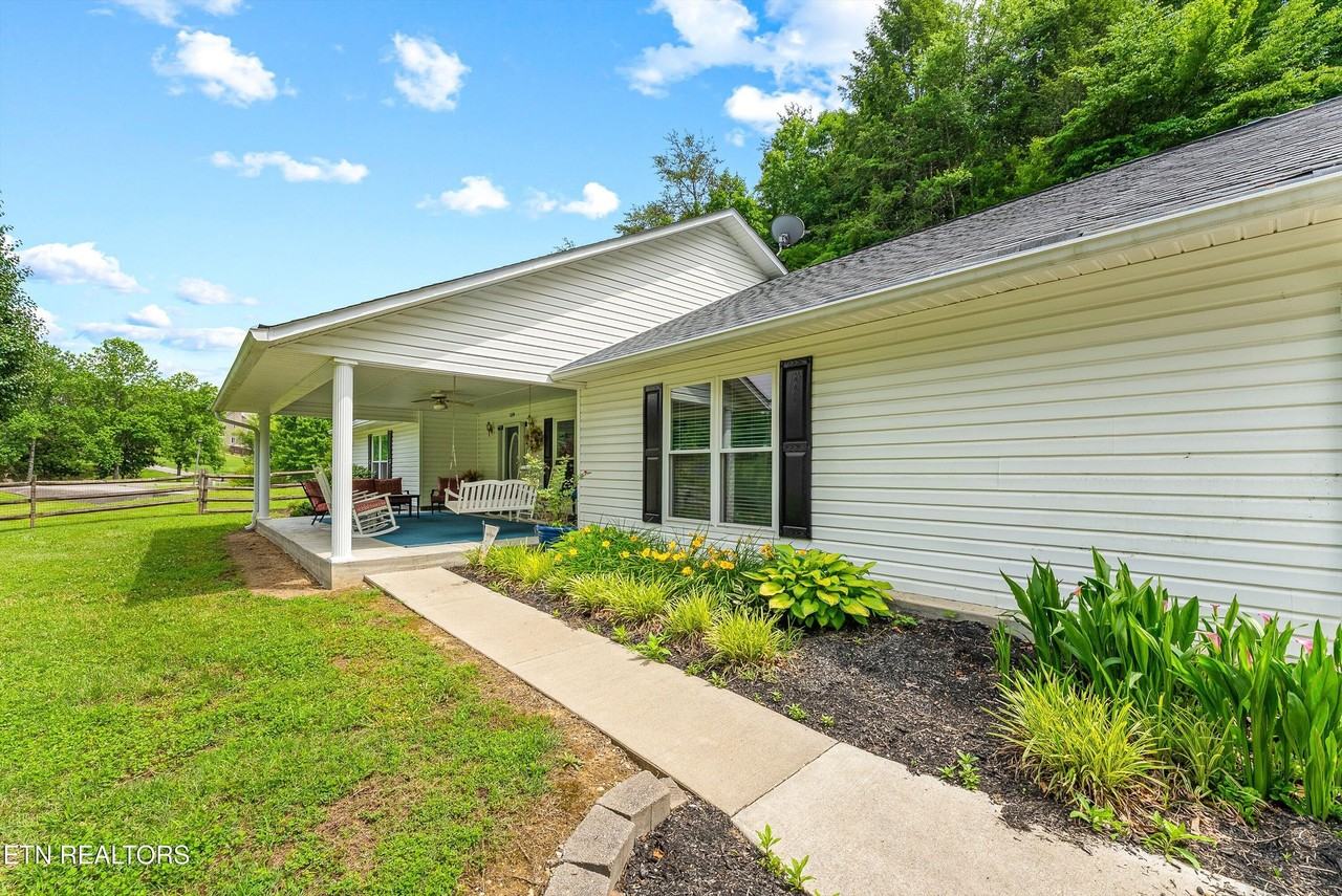 519 Country Oaks Dr - Photo 3 of 45