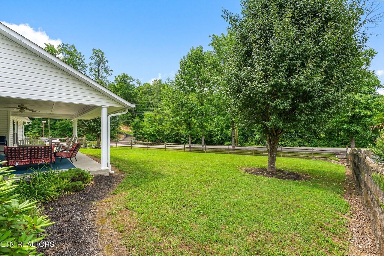 519 Country Oaks Dr - Photo 4 of 45
