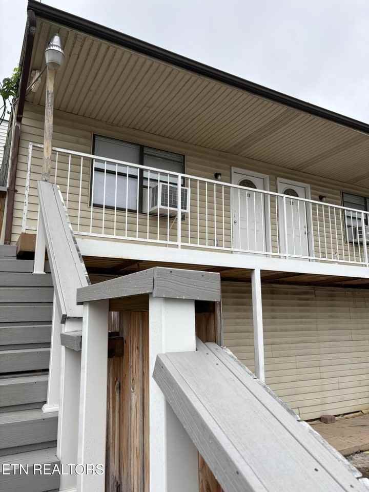 162 E Race St #31 - Photo 4 of 13