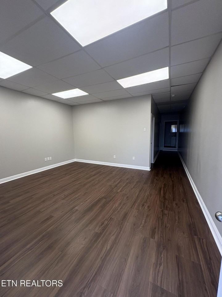207 E Race St #42 - Photo 3 of 7