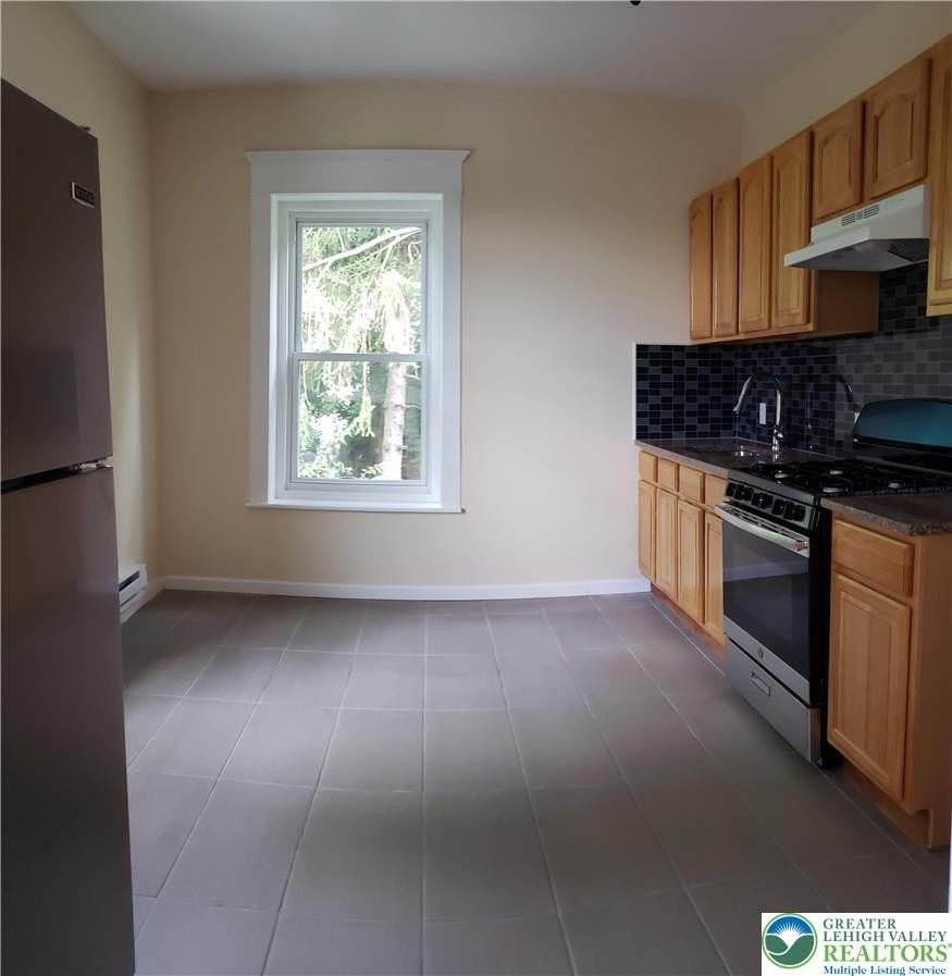 701 Atlantic St #1 - Photo 7 of 10
