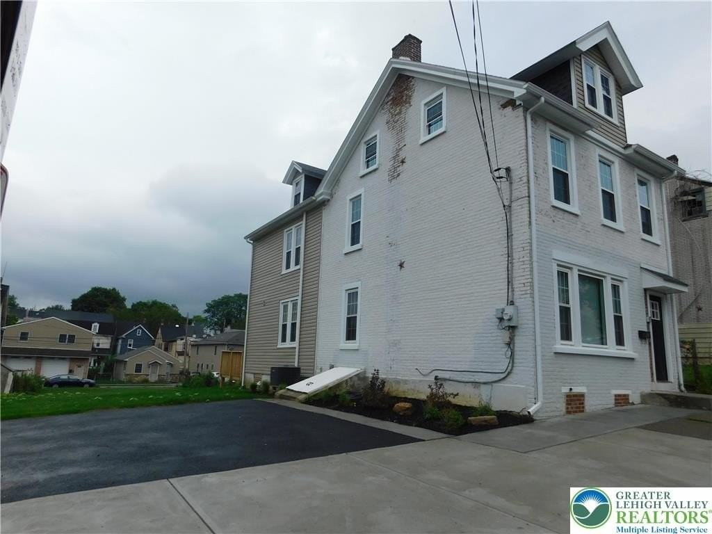 68 W Union Blvd - Photo 2 of 35