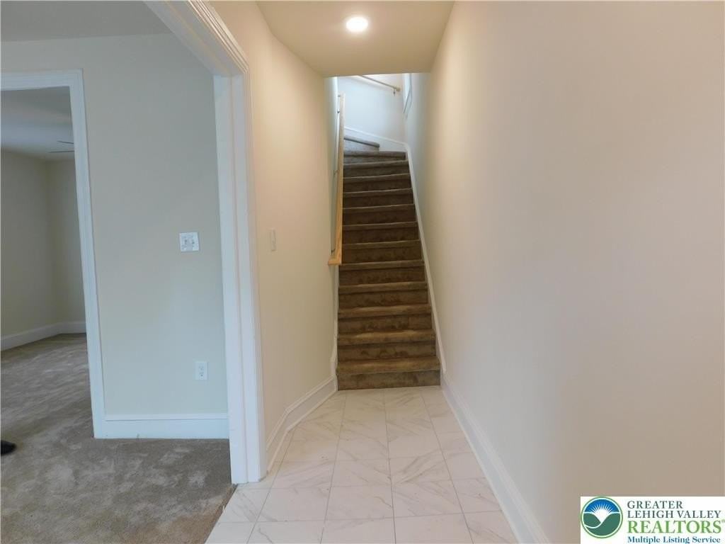 68 W Union Blvd - Photo 4 of 35