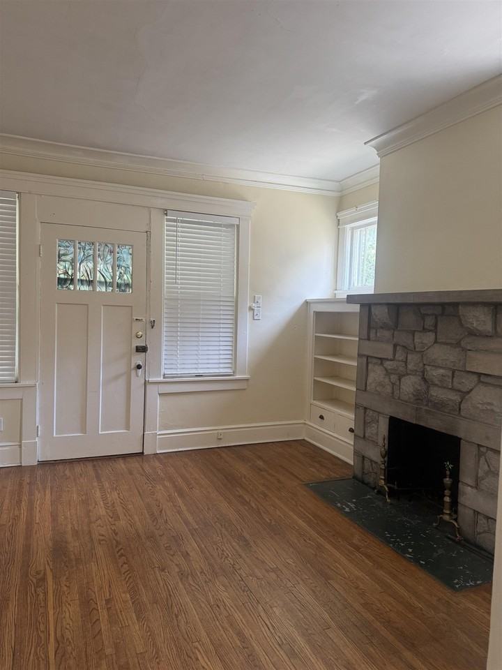 445 Garland St - Photo 4 of 8