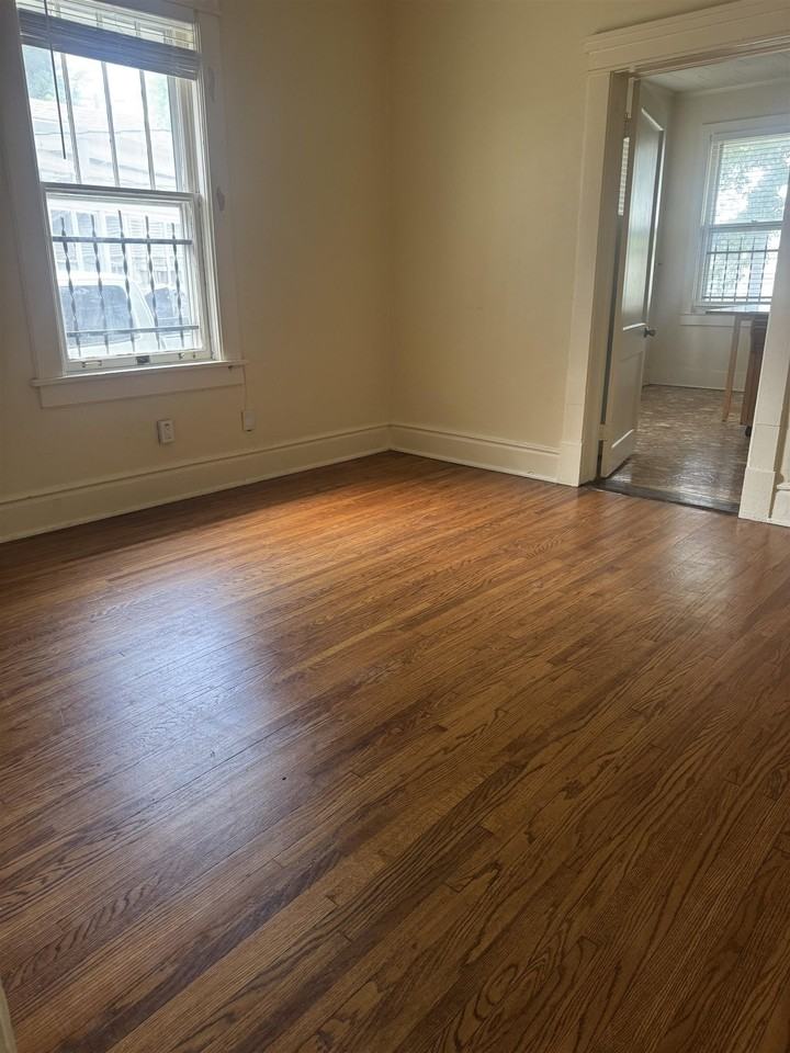445 Garland St - Photo 7 of 8