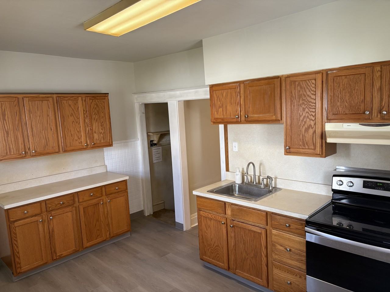 7112 Glenloch St #1 - Photo 5 of 12