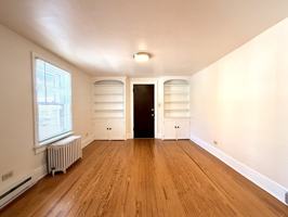 featured image of 321 W Burke St #4