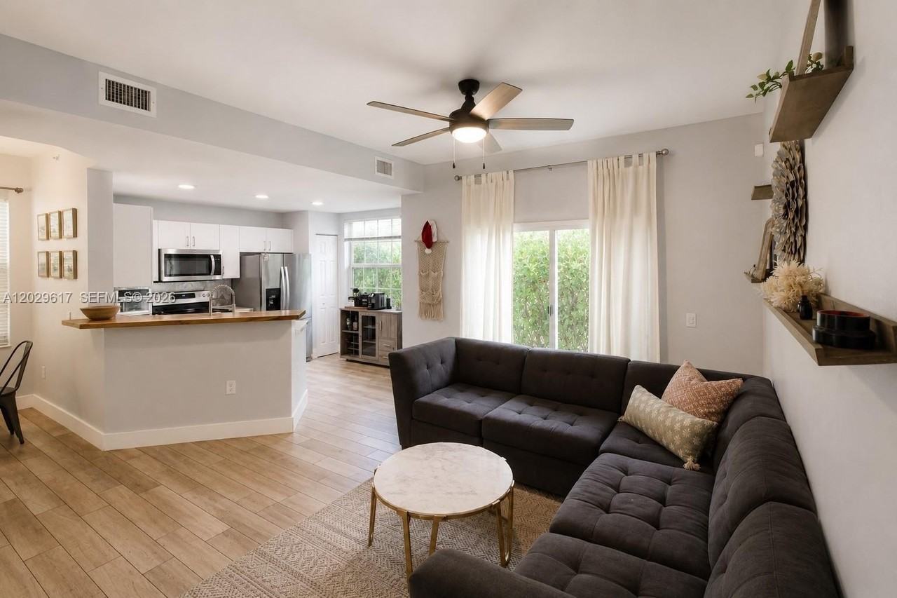 734 Ne 90th St #301 - Photo 4 of 12