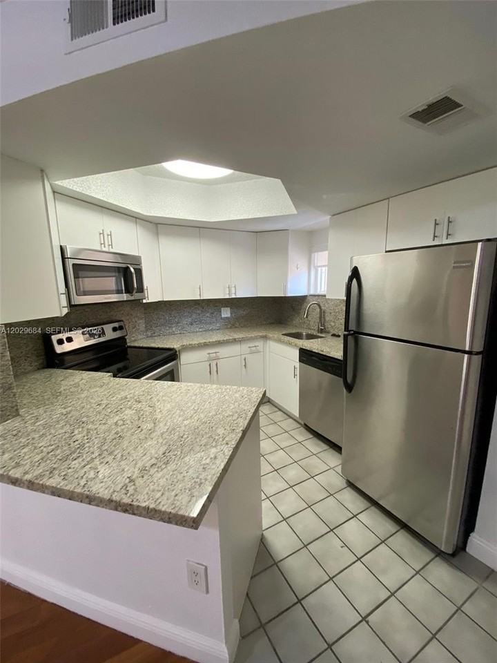 8323 Lake Dr #302