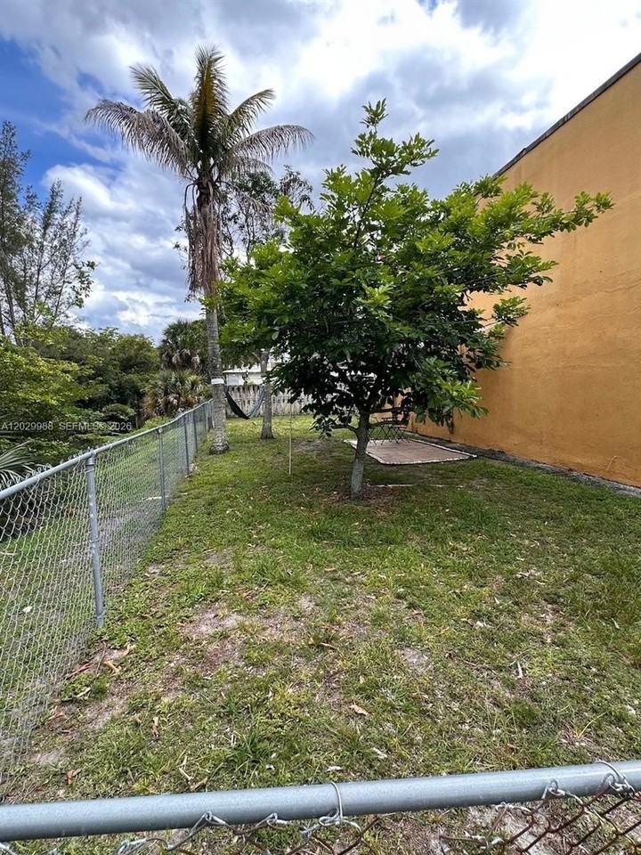 5950 Nw 25th Pl #233 - Photo 3 of 28
