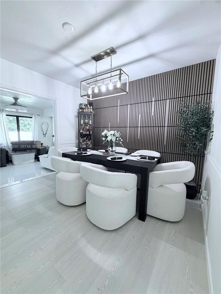 9021 N Miami Ave - Photo 4 of 19