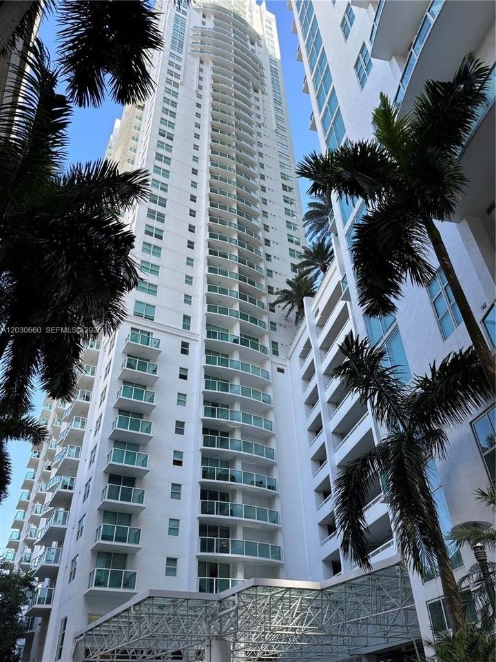 31 Se 5th St #2103